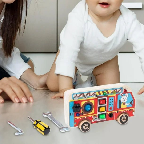 Tableau Montessori - BusyBoardCircuit™ - Autobus scolaire - Universjouet.com